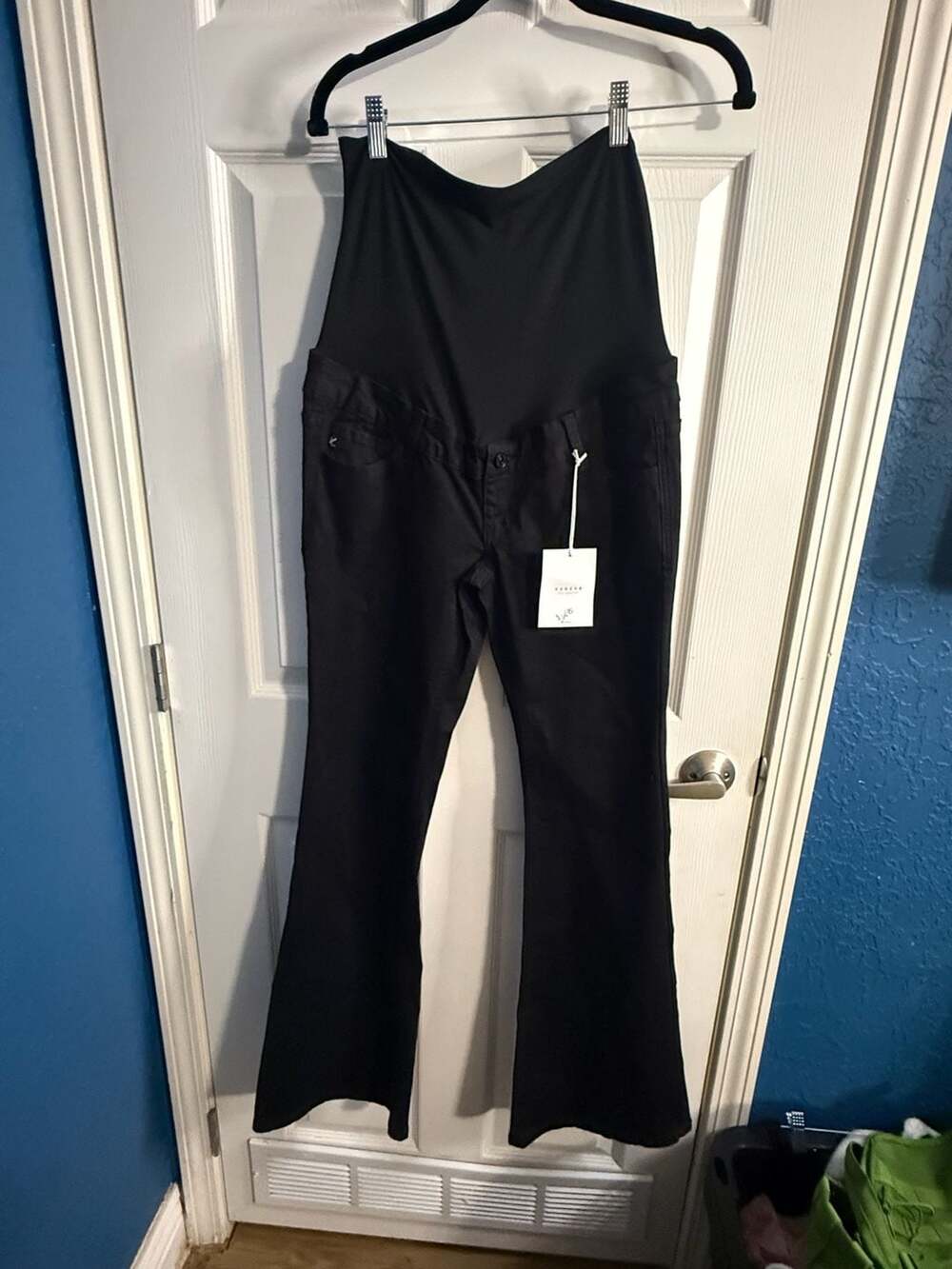 NWT Kancan Maternity Jeans 9/28 Black Flare Full Belly Panel